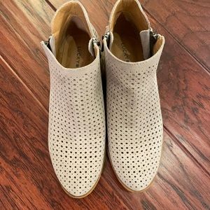 Ladies lucky brand booties sz 8